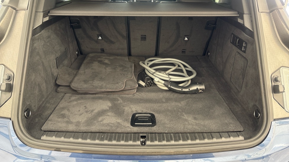 BMW iX Image 15