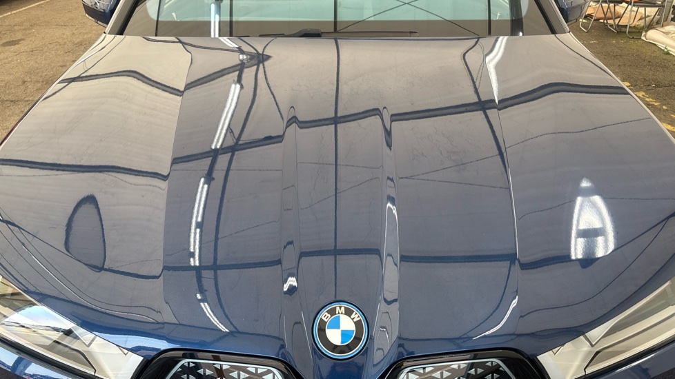 BMW iX Image 16