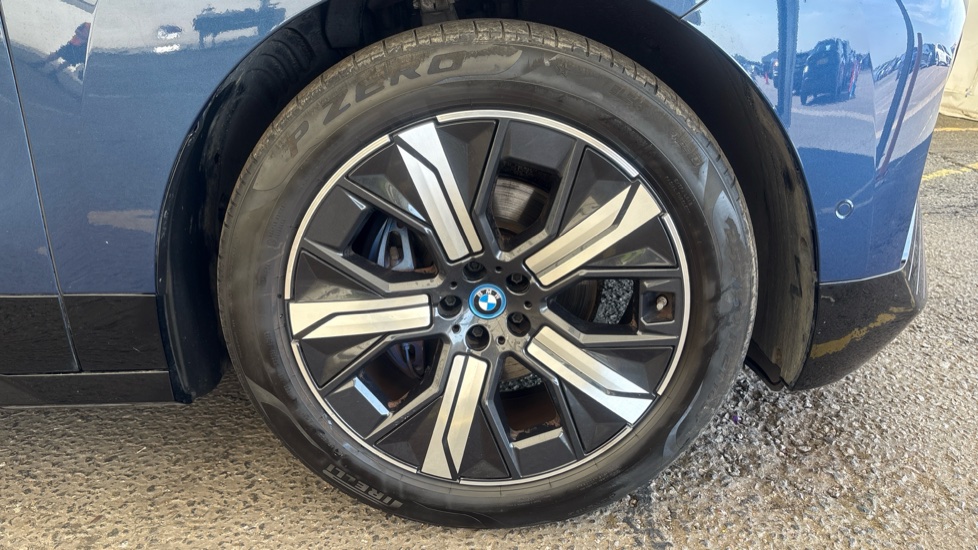 BMW iX Image 20