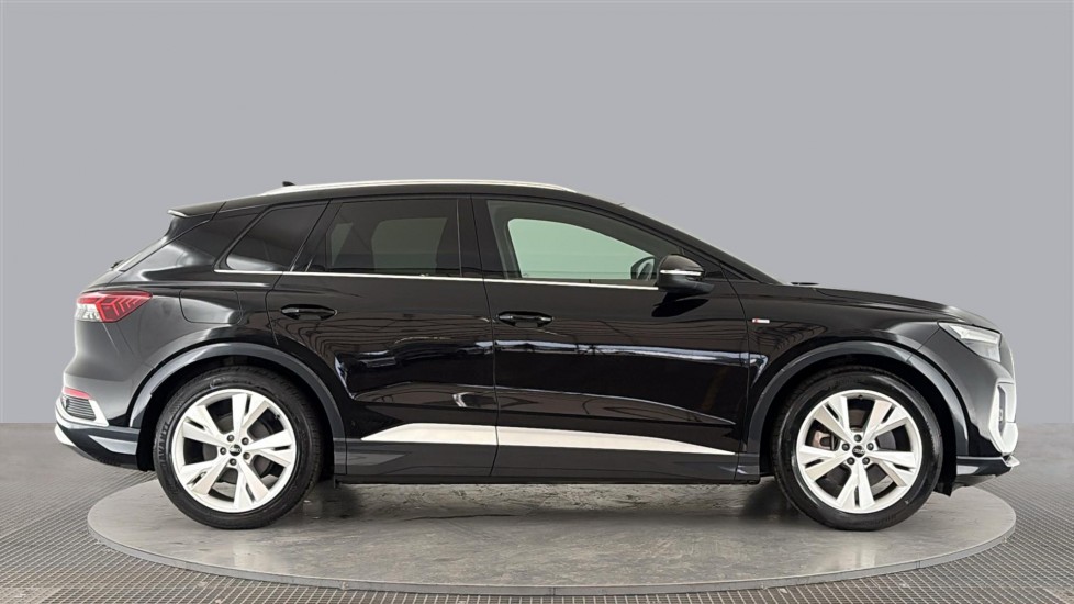 AUDI Q4 Image 6