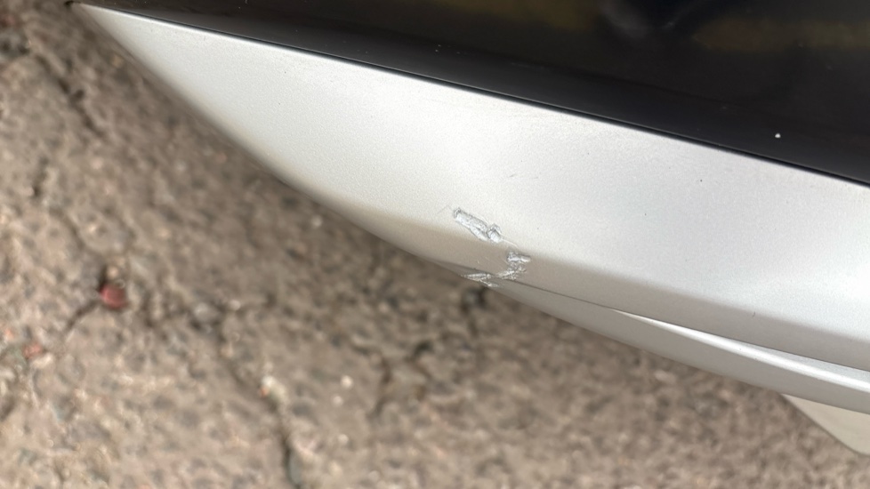 AUDI Q4 scuff