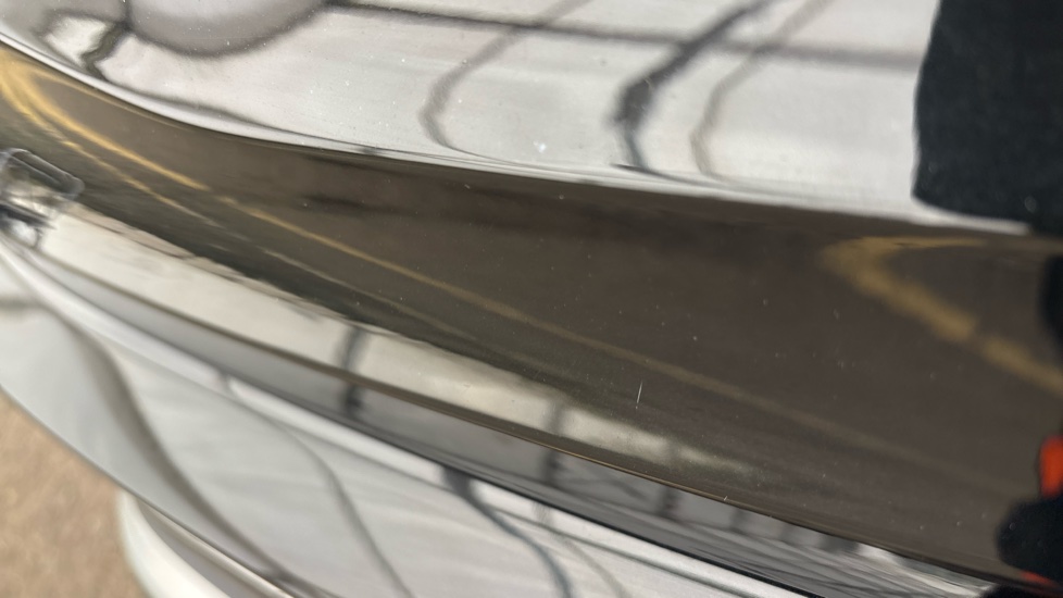 AUDI Q4 scratches