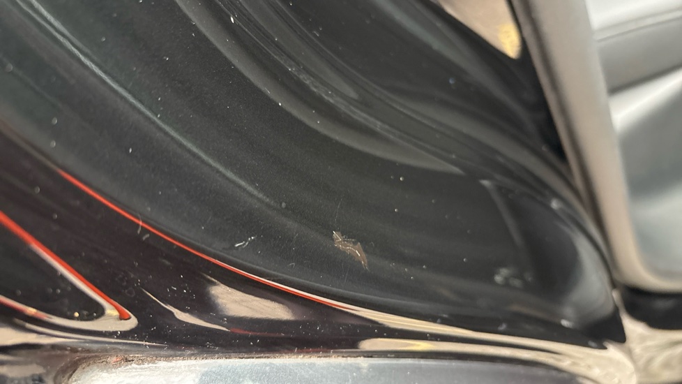 AUDI Q4 scratch
