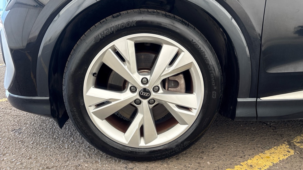 AUDI Q4 Image 17