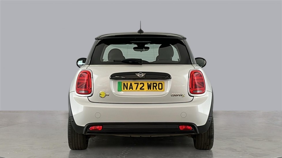 MINI HATCHBACK Image 4