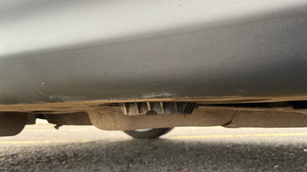 MINI HATCHBACK scuff