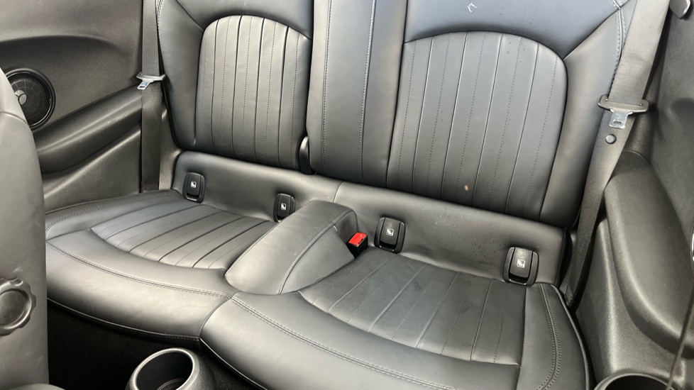MINI HATCHBACK Image 14
