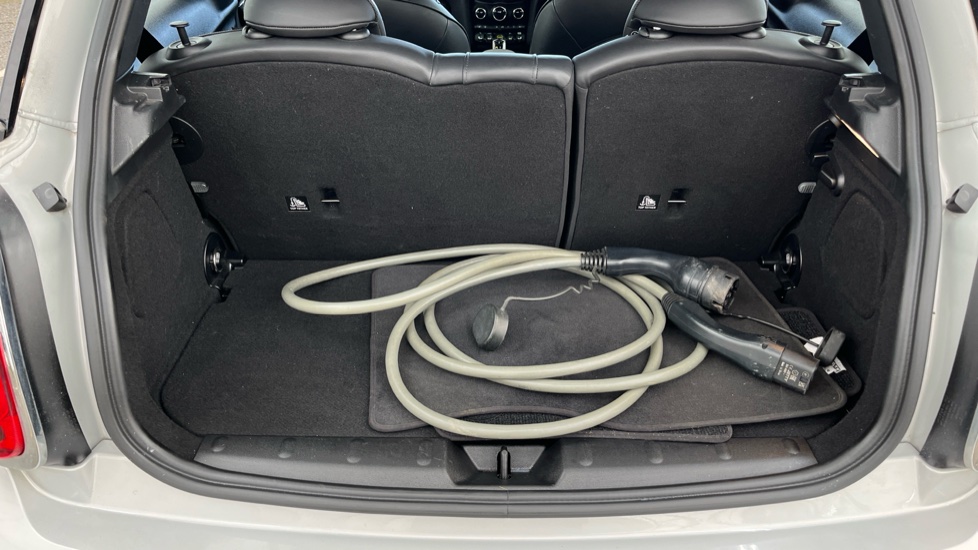 MINI HATCHBACK Image 15