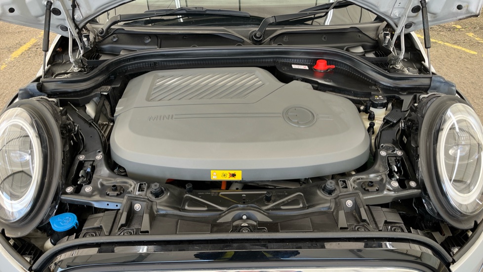 MINI HATCHBACK Image 16