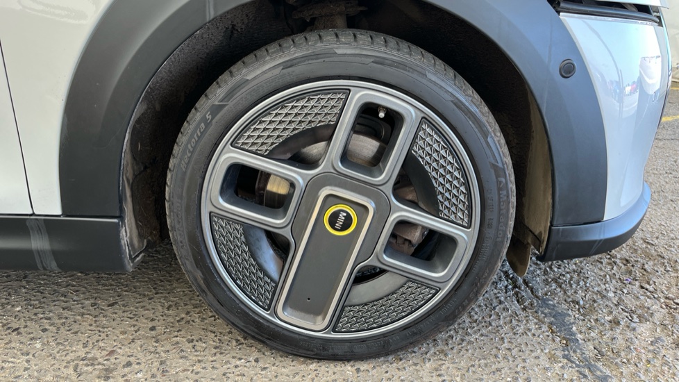 MINI HATCHBACK Image 20