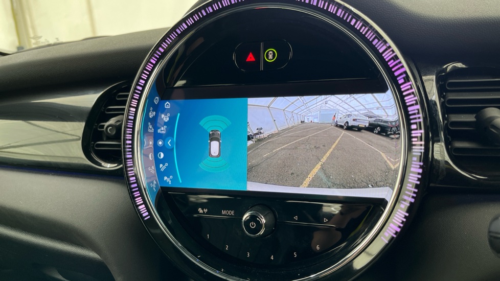 MINI HATCHBACK reverse camera