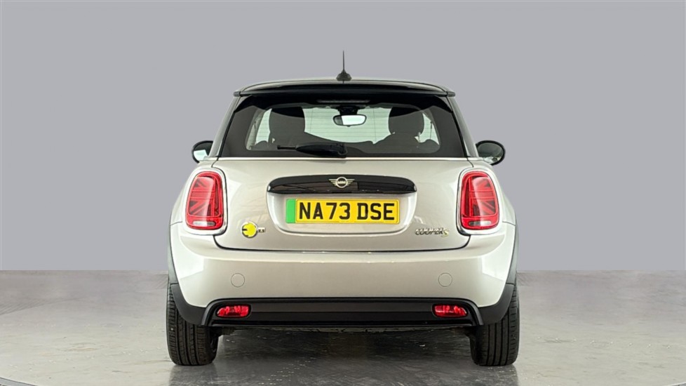 MINI HATCHBACK Image 4