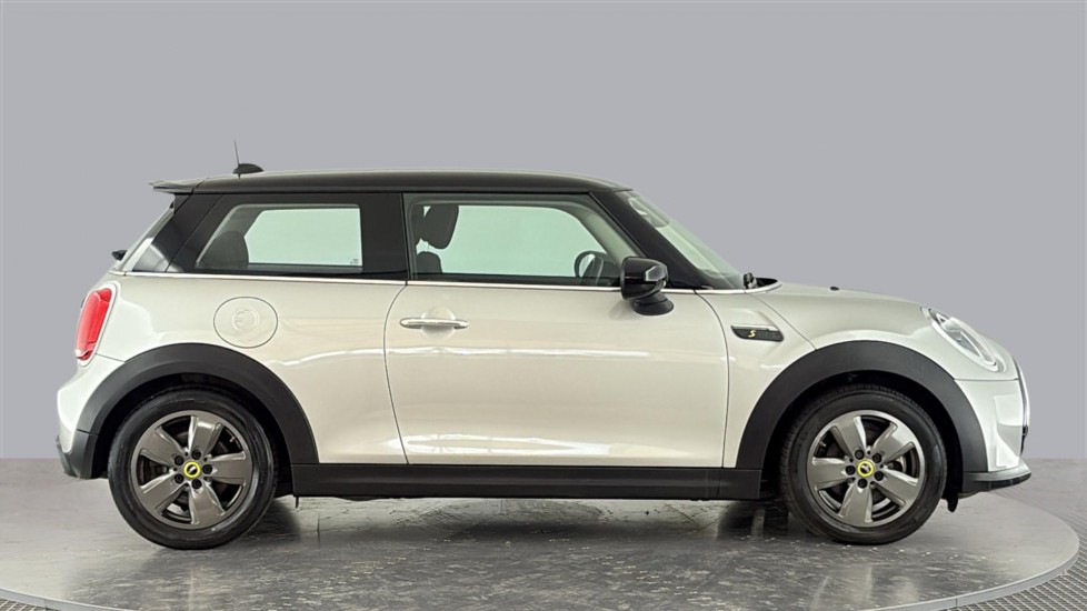 MINI HATCHBACK Image 6