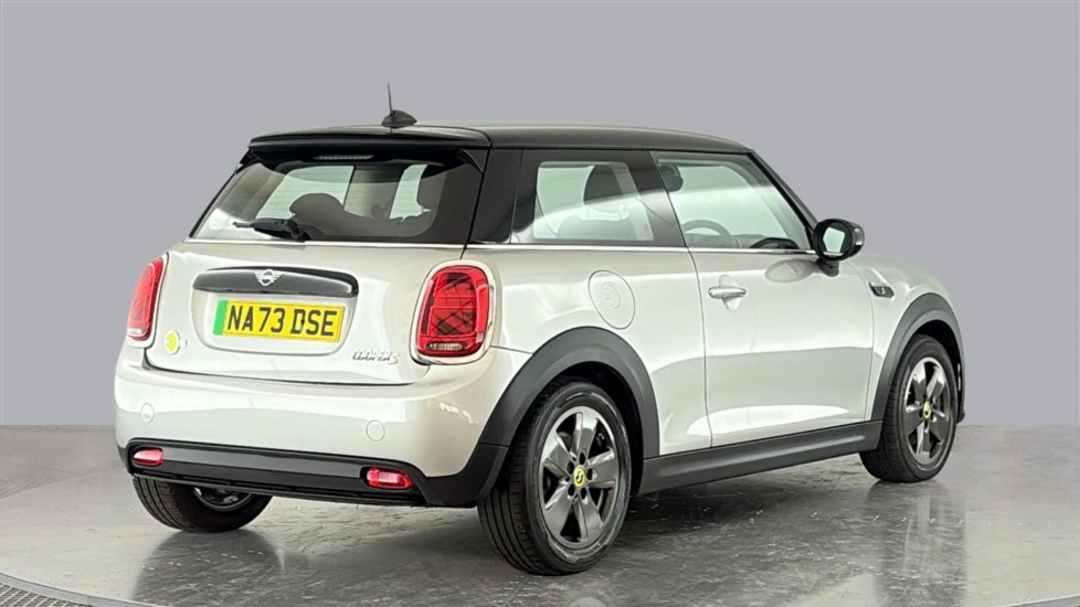 MINI HATCHBACK Image 5