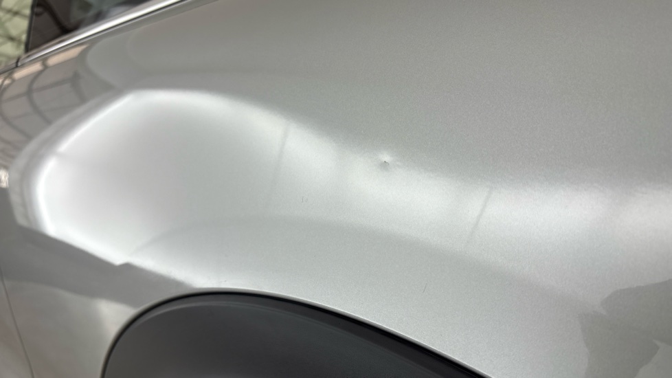 MINI HATCHBACK dent