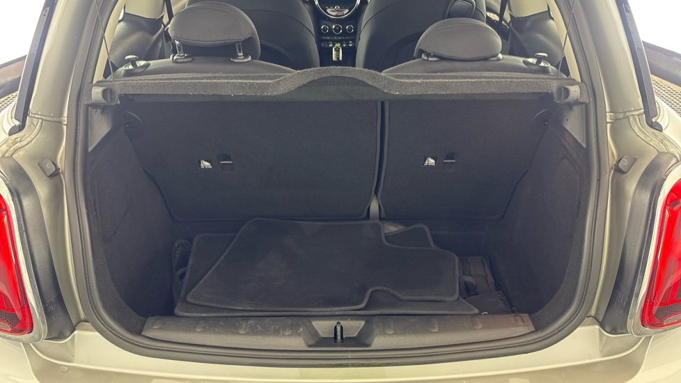 MINI HATCHBACK Image 15