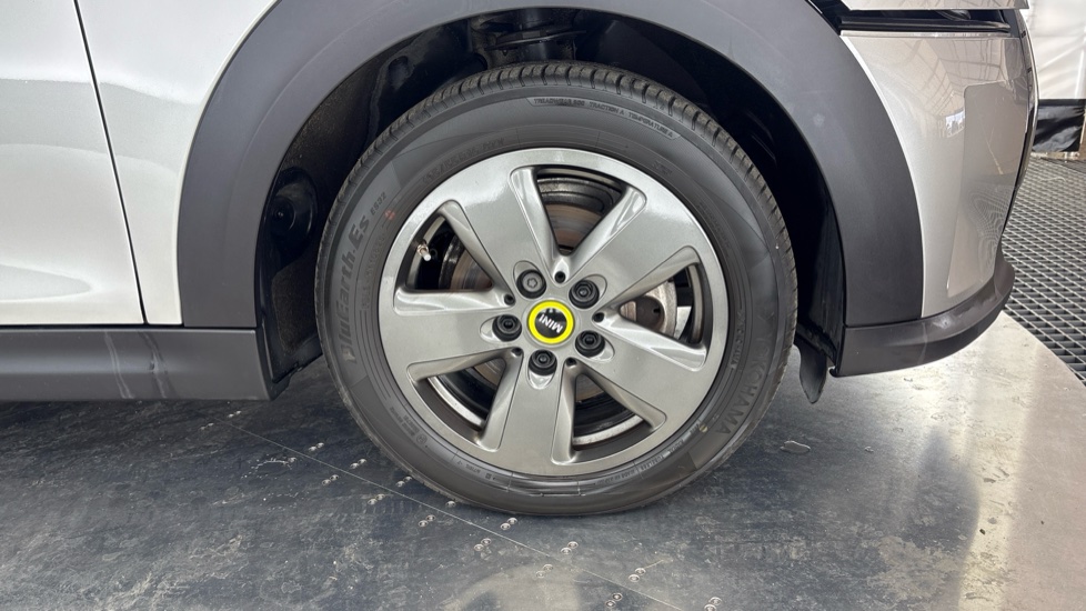 MINI HATCHBACK Image 20