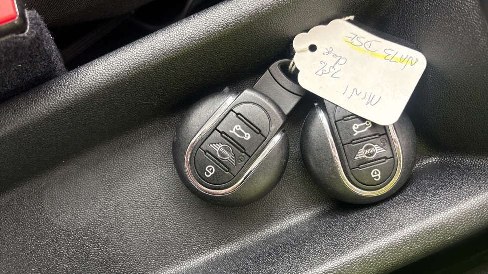 MINI HATCHBACK two keys