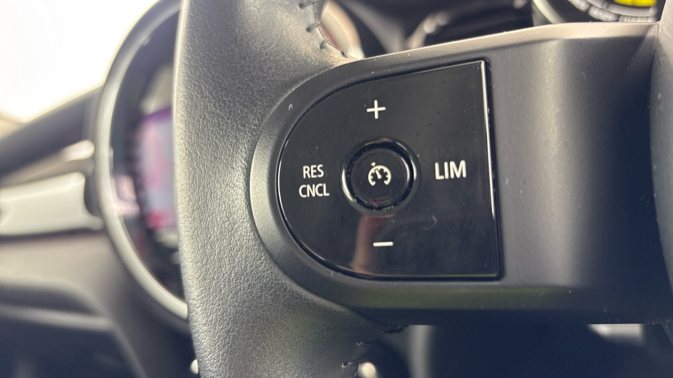 MINI HATCHBACK cruise control