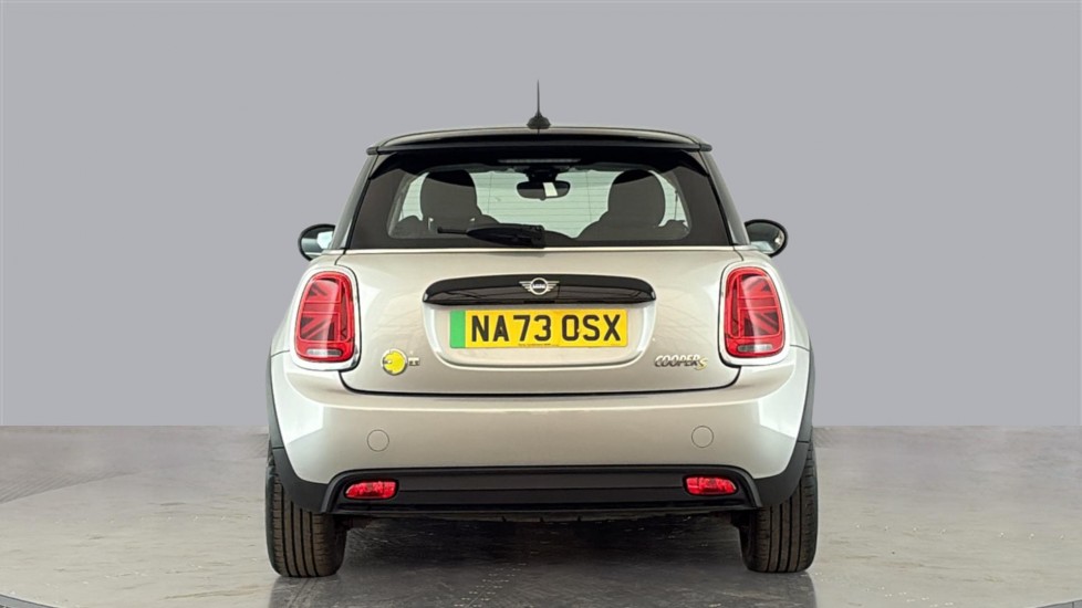 MINI HATCHBACK Image 4