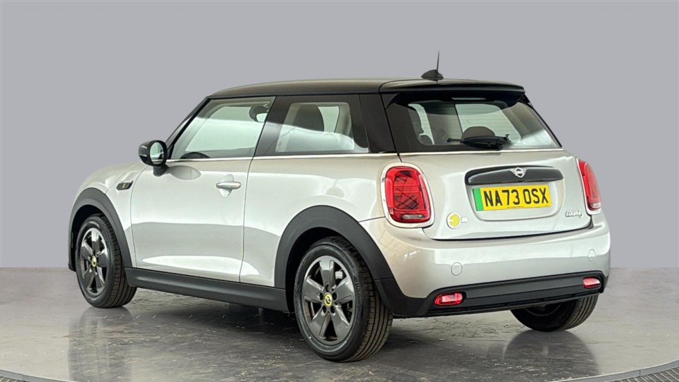 MINI HATCHBACK Image 3