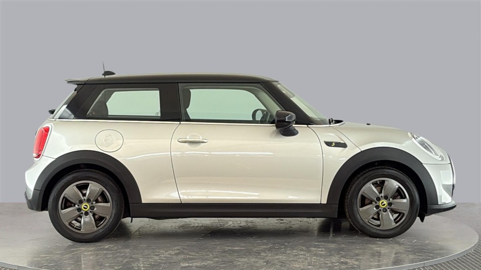 MINI HATCHBACK Image 6