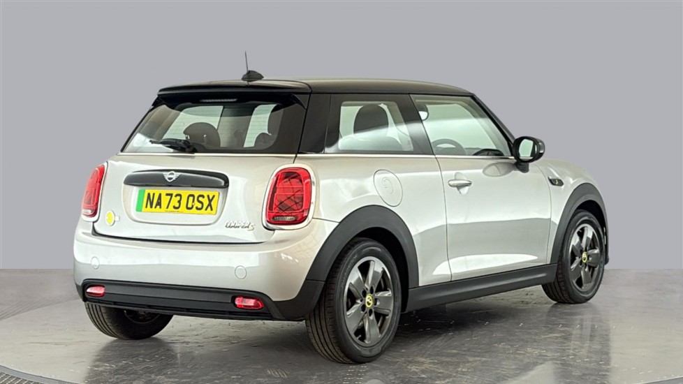 MINI HATCHBACK Image 5