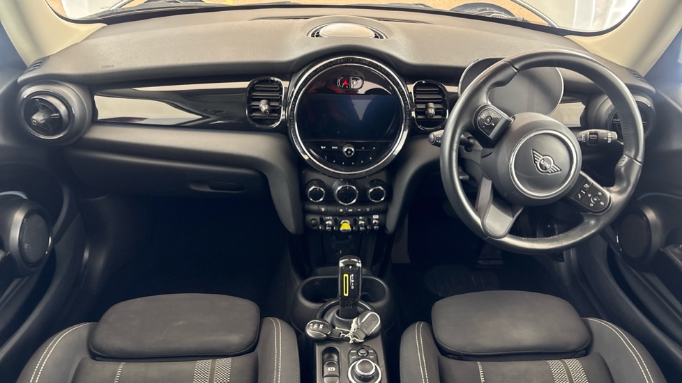 MINI HATCHBACK Image 11