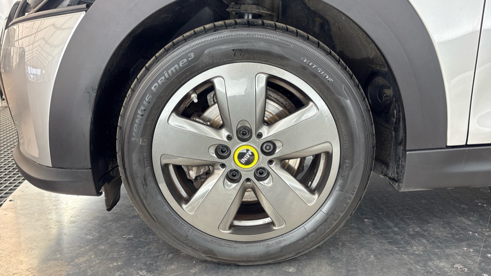 MINI HATCHBACK Image 17