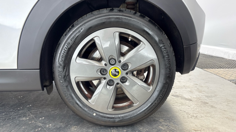 MINI HATCHBACK Image 18