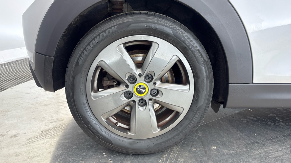 MINI HATCHBACK Image 19