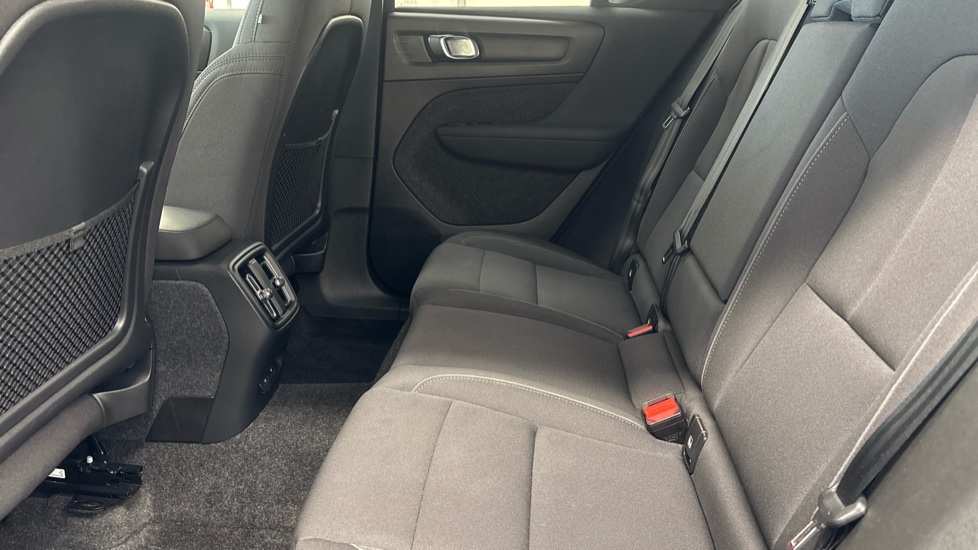 VOLVO XC40 ELECTRIC ESTATE 170kW Recharge Core 69kWh 5dr Auto