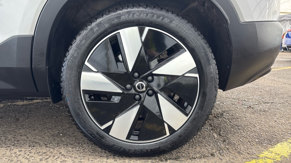 VOLVO XC40 ELECTRIC ESTATE 170kW Recharge Core 69kWh 5dr Auto