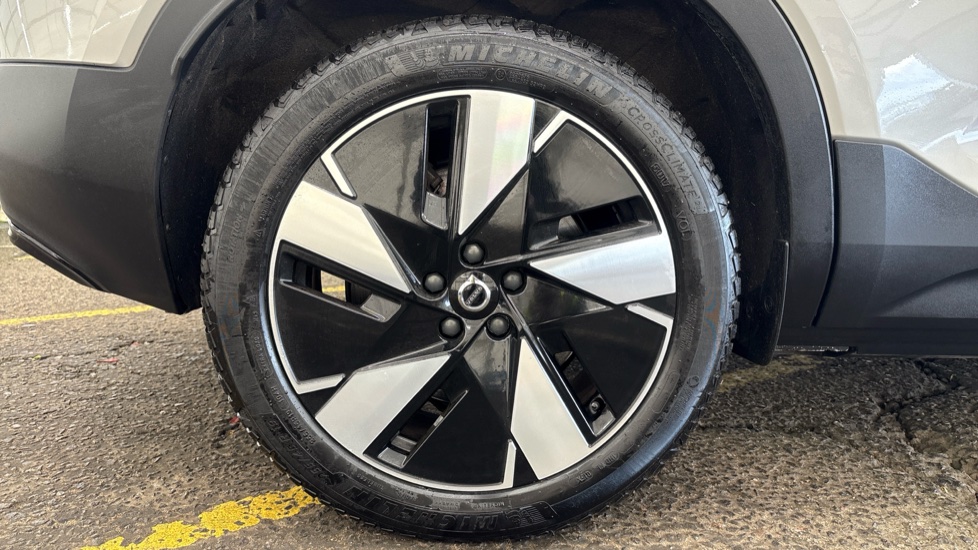 VOLVO XC40 ELECTRIC ESTATE 170kW Recharge Core 69kWh 5dr Auto