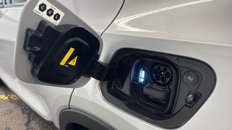 VOLVO XC40 ELECTRIC ESTATE 170kW Recharge Core 69kWh 5dr Auto