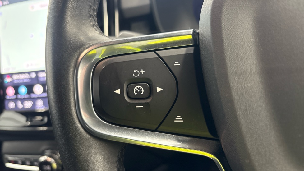 VOLVO XC40 ELECTRIC ESTATE 170kW Recharge Core 69kWh 5dr Auto