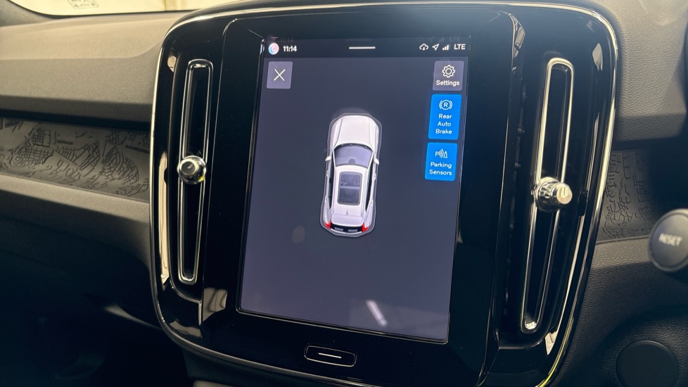 VOLVO XC40 ELECTRIC ESTATE 170kW Recharge Core 69kWh 5dr Auto