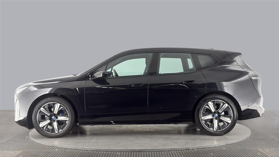 BMW iX Image 2