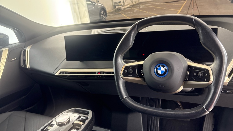 BMW iX Image 9