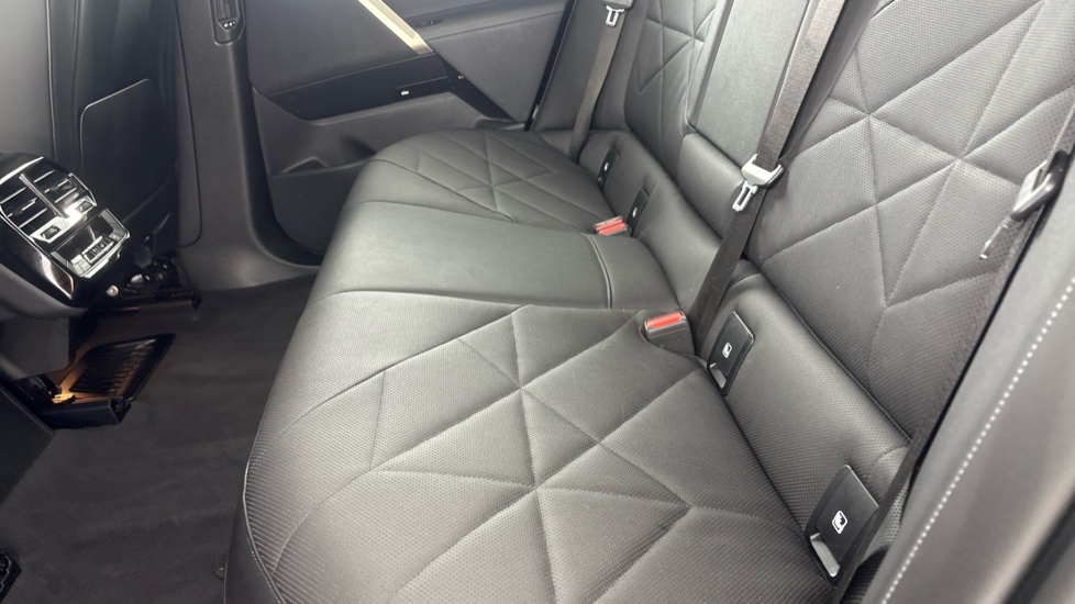 BMW iX Image 14