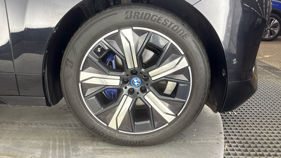 BMW iX Image 20