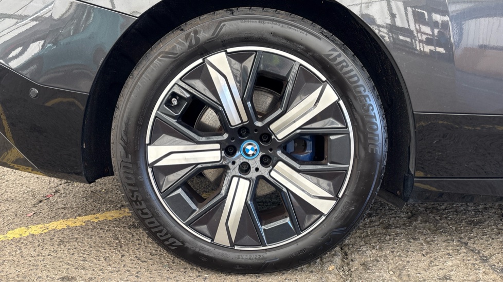 BMW iX ESTATE 240kW xDrive40 M Sport 76.6kWh 5dr Auto
