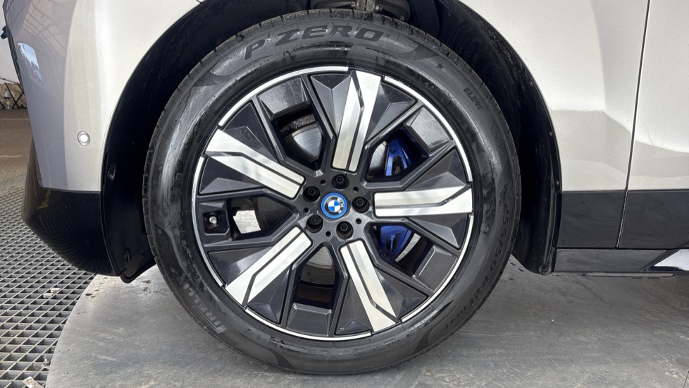 BMW iX ESTATE 240kW xDrive40 M Sport 76.6kWh 5dr Auto