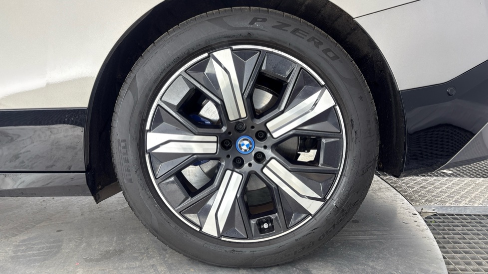 BMW iX ESTATE 240kW xDrive40 M Sport 76.6kWh 5dr Auto
