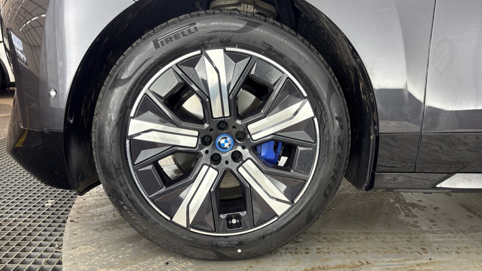 BMW iX ESTATE 240kW xDrive40 M Sport 76.6kWh 5dr Auto