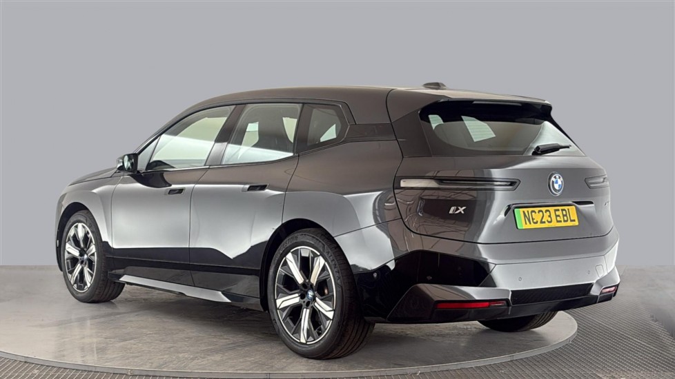 BMW iX Image 3
