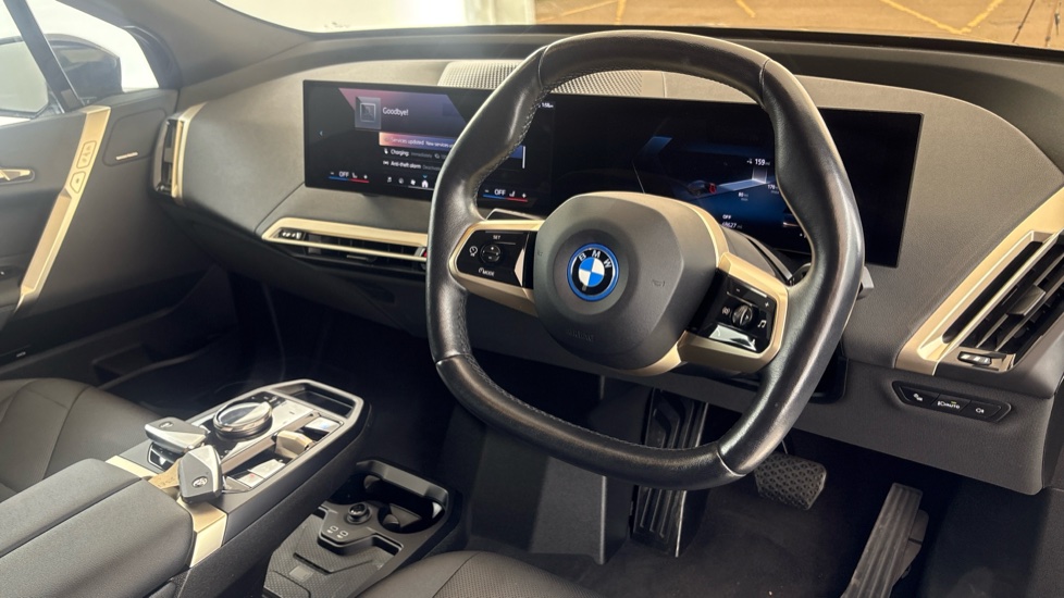 BMW iX Image 9