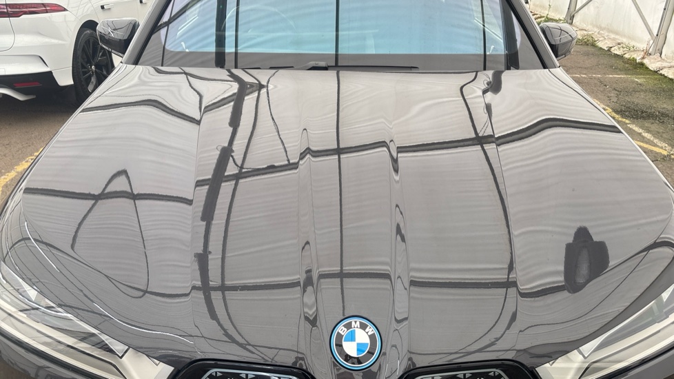 BMW iX Image 16