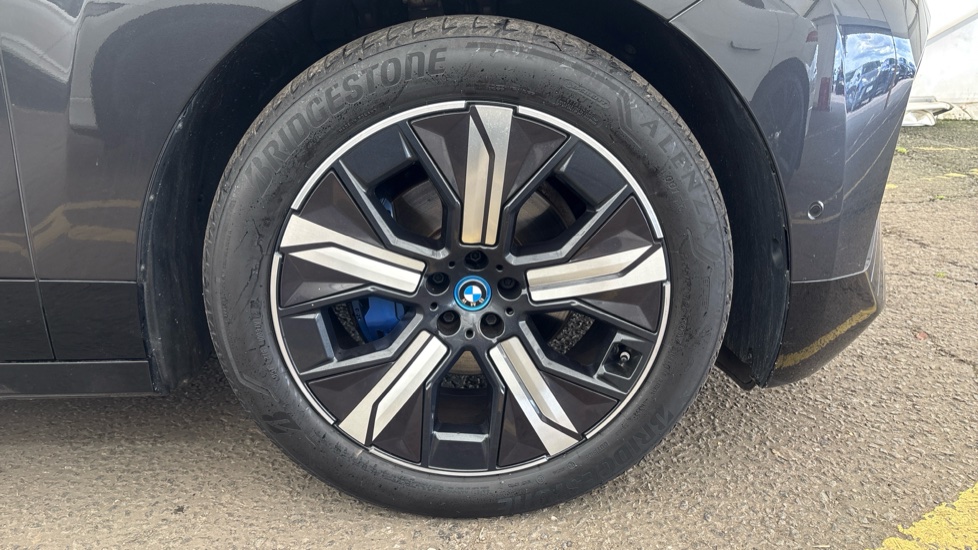 BMW iX Image 20