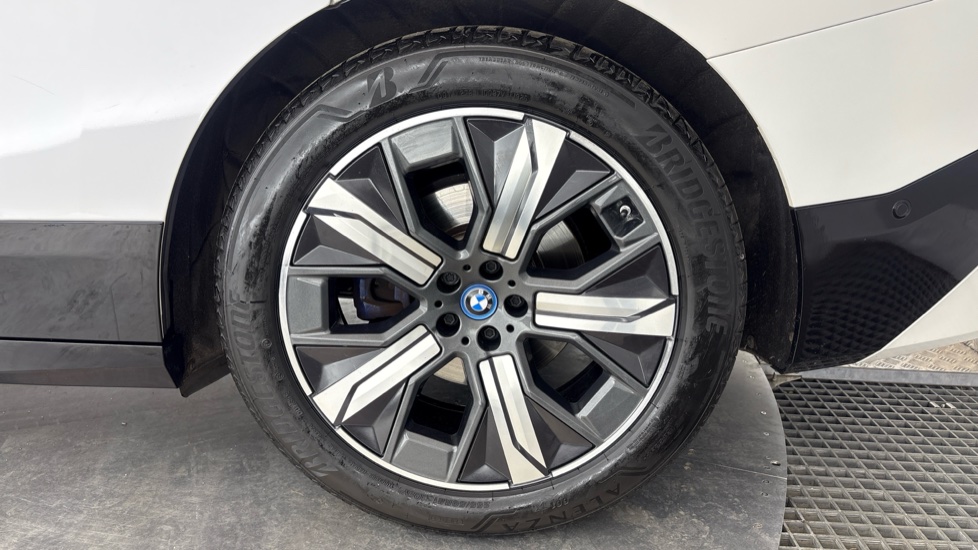 BMW iX ESTATE 240kW xDrive40 M Sport 76.6kWh 5dr Auto